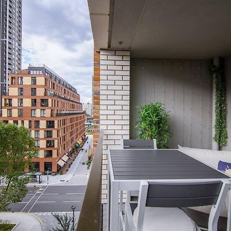 Superb 1 Bedroom Apartment 3Mins From Tube Station Лондон Екстер'єр фото